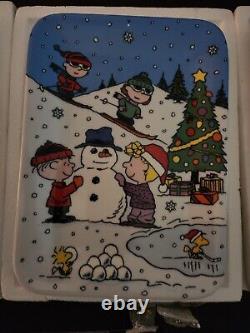 Danbury Mint Peanuts Snoopy Christmas with Charlie Brown Panoramic Plate set