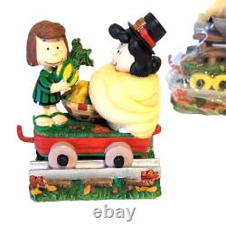 Danbury Mint Peanuts Thanksgiving Special Train Snoopy Charlie Brown Lucy
