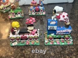 Danbury Mint Peanuts Valentine Express Train Set of 5 Snoopy Charlie Brown READ