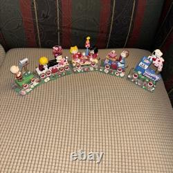 Danbury Mint Peanuts Valentines Day Train Snoopy Charlie Brown
