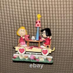 Danbury Mint Peanuts Valentines Day Train Snoopy Charlie Brown