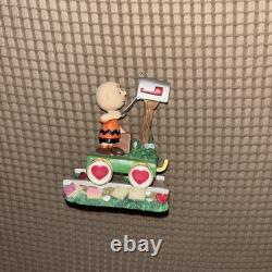 Danbury Mint Peanuts Valentines Day Train Snoopy Charlie Brown