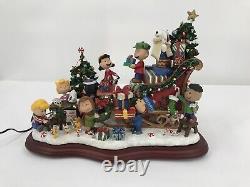 Danbury Mint The Peanuts Gang Christmas Sleigh Light Up Snoopy Charlie Brown