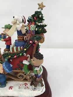 Danbury Mint The Peanuts Gang Christmas Sleigh Light Up Snoopy Charlie Brown