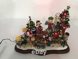 Danbury Mint The Peanuts Gang Christmas Sleigh Light Up Snoopy Charlie Brown