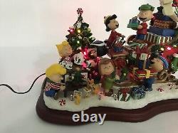 Danbury Mint The Peanuts Gang Christmas Sleigh Light Up Snoopy Charlie Brown