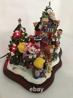 Danbury Mint The Peanuts Gang Christmas Sleigh Light Up Snoopy Charlie Brown