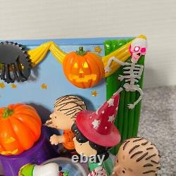 Danbury Mint Trick or Treat, Charlie Brown! Lighted Halloween Display RARE