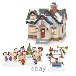 Dept 56 Christmas Snow Village Peanuts House Snoopy Charlie Brown 2021 6007629