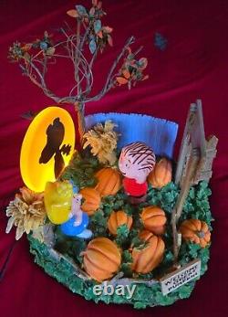 Dept 56 Peanuts Great Pumpkin Charlie Brown Light Up Scene #56.59095 Linus/Sally