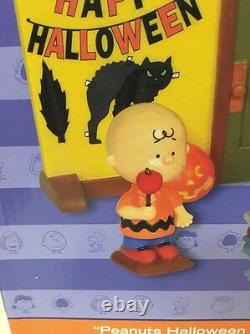 Dept 56 Peanuts Snoopy Halloween Party Charlie Brown NIB Lucy Woodstock Pumpkin