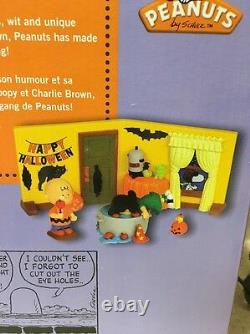 Dept 56 Peanuts Snoopy Halloween Party Charlie Brown NIB Lucy Woodstock Pumpkin