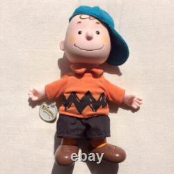 Figure Knott's Berry Farm Charlie Brown Vintage Doll Snoopy 1990s