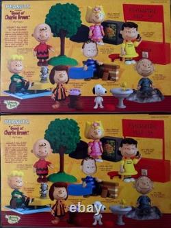 Good ol' Charlie Brown 2 sets plus extra figures Peanuts Memory Lane