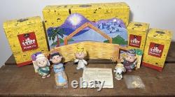 Hallmark 2001 Peanuts Gallery Nativity Set Snoopy Charlie Brown Lucy