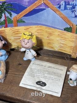 Hallmark 2001 Peanuts Gallery Nativity Set Snoopy Charlie Brown Lucy