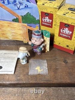 Hallmark 2001 Peanuts Gallery Nativity Set Snoopy Charlie Brown Lucy