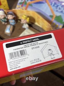 Hallmark 2001 Peanuts Gallery Nativity Set Snoopy Charlie Brown Lucy