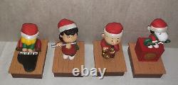 Hallmark 2011 Wireless Peanuts Singing Motion Snoopy Charlie Brown Band Works