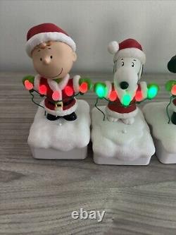 Hallmark Charlie Brown & Peanuts Gang Wireless Christmas Light Show 2015 Tested