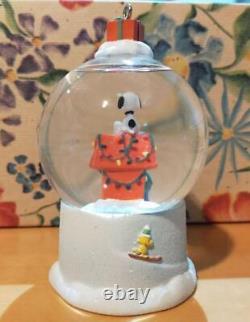 Hallmark Company Charlie Brown Snoopy Snow Globe Ornament