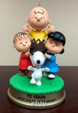 Hallmark Company Snoopy Charlie Brown Tossed Up Ornament