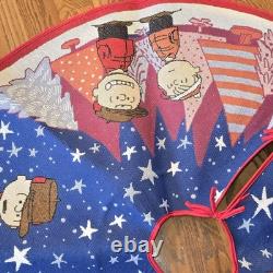 Hallmark Peanuts Charlie Brown Light Up Christmas Tree Skirt Snoopy Box + Cord