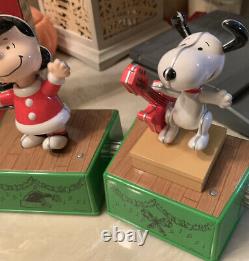 Hallmark Peanuts Christmas Dance Party Charlie Brown Lucy Snoopy Linus Spotlight