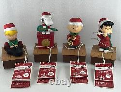 Hallmark Wireless Peanuts Holiday Band Schroeder, Snoopy, Charlie Brown, Lucy