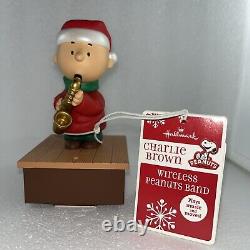 Hallmark Wireless Peanuts Holiday Band Schroeder, Snoopy, Charlie Brown, Lucy