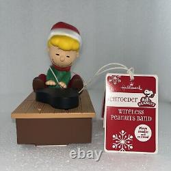 Hallmark Wireless Peanuts Holiday Band Schroeder, Snoopy, Charlie Brown, Lucy