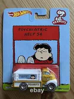 Hot Wheels Premium Pop Culture Peanuts Charlie Brown Snoopy Convoy Custom HTF