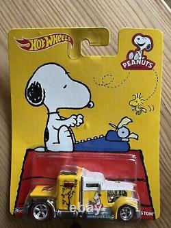 Hot Wheels Premium Pop Culture Peanuts Charlie Brown Snoopy Convoy Custom HTF