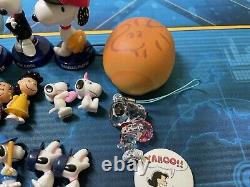 Japan Snoopy Town Collection Peanuts Charlie Brown Pin Charm Figure Square Enix