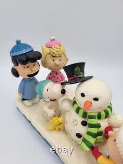 Jim Shore Peanuts Gang Making Snowman Snoopy Charlie Brown Winter Fun 6013040