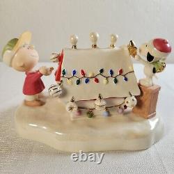 Lenox Peanuts Charlie Brown Snoopys Christmas Celebration Music Box IOB 2006