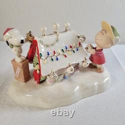 Lenox Peanuts Charlie Brown Snoopys Christmas Celebration Music Box IOB 2006