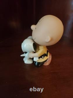 Lenox Porcelain Figurine Charlie Brown & Snoopy Lots Of Hugs Figurine- Iob