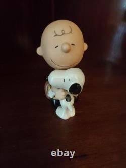 Lenox Porcelain Figurine Charlie Brown & Snoopy Lots Of Hugs Figurine- Iob