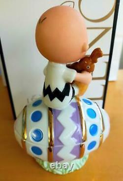 Lenox Snoopy Charlie Brown Easter Pottery Accessory Case