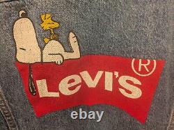 Levi's Trucker Denim Jacket Charlie Brown Snoopy Peanuts Size Large