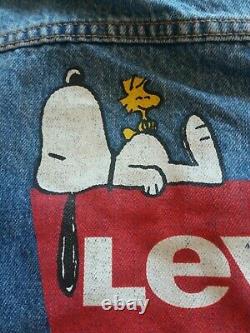Levi's Trucker Jacket Brand New peanuts Charlie Brown Snoopy Charles Schulz