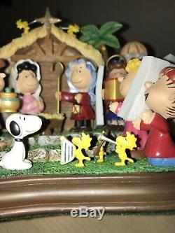 PEANUTS Danbury Mint Christmas Nativity Figurine Snoopy Charlie Brown Excellent