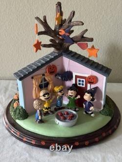 PEANUTS HALLOWEEN EXTRAVAGANZA Rotating Lazy Susan Sculpture Danbury Mint 2016