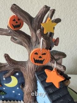 PEANUTS HALLOWEEN EXTRAVAGANZA Rotating Lazy Susan Sculpture Danbury Mint 2016