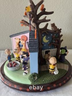 PEANUTS HALLOWEEN EXTRAVAGANZA Rotating Lazy Susan Sculpture Danbury Mint 2016