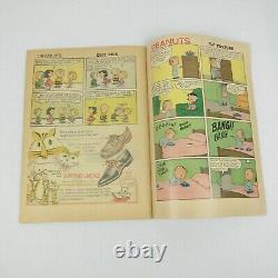 Peanuts #11 Comic Book Dell Comics Charlie Brown & Snoopy Schulz Vintage 1962