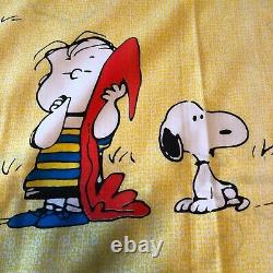 Peanuts 1972 Bed Cover Coverlet Full Size 80 X 108