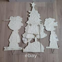 Peanuts Charlie Brown Christmas Yard Art Set Snoopy Linus Metal Lawn Stakes