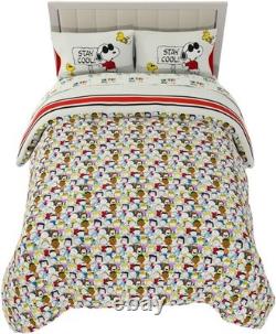 Peanuts Charlie Brown & Snoopy Full Size Comforter Set